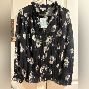 Vince Camuto Black and White Pleated Long Sleeve Blouse